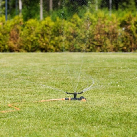 ZRASZACZ DOOKOLNY METALOWY NA KÓŁKACH FISKARS