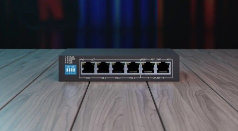 Przełącznik EUROS V2 6 portów POE SWITCH 4 porty 10-100MBPS POE + 2 porty UPLINK 802.3AF 60W