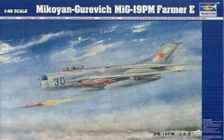 TRUMPETER Mikoyan-Gurevi ch MiG-19PM