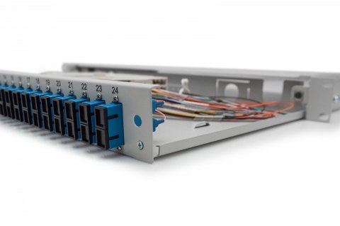 Przełącznica światłowodowa/panel krosowy z wyposażeniem 19 cali 1U, 24x SC duplex, OS2, pigtaile, adaptery, tacki, wysuwany, Sza