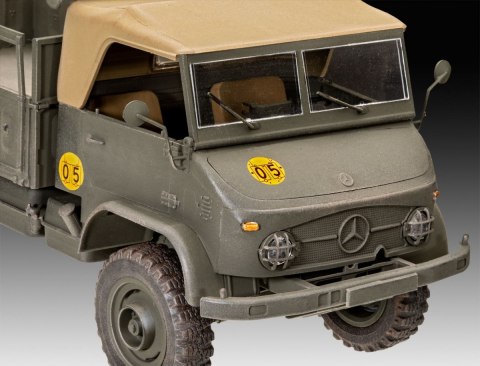 Model plastikowy Pojazd UNIMOG 404 S 1/35