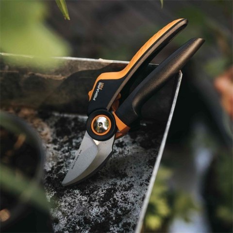 FISKARS SEKATOR NOŻYCOWY X-SERIES L P961