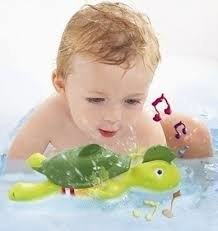 Tomy Toomies Swim n Sing Turtle Zwierzątko do kąpieli Wielobarwny